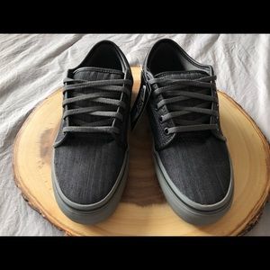 Vans Chukka Low Skateboard Shoes Size 7 Men’s